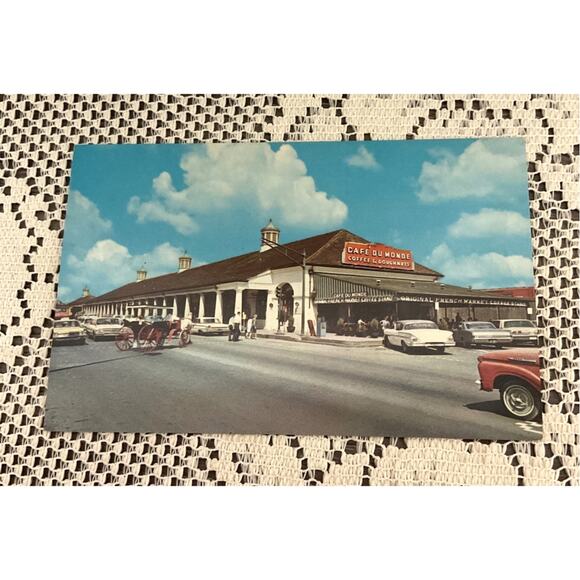Mid Century Postcard Old Cars & Cafe Du Monde New Orleans - Picture 1 of 7